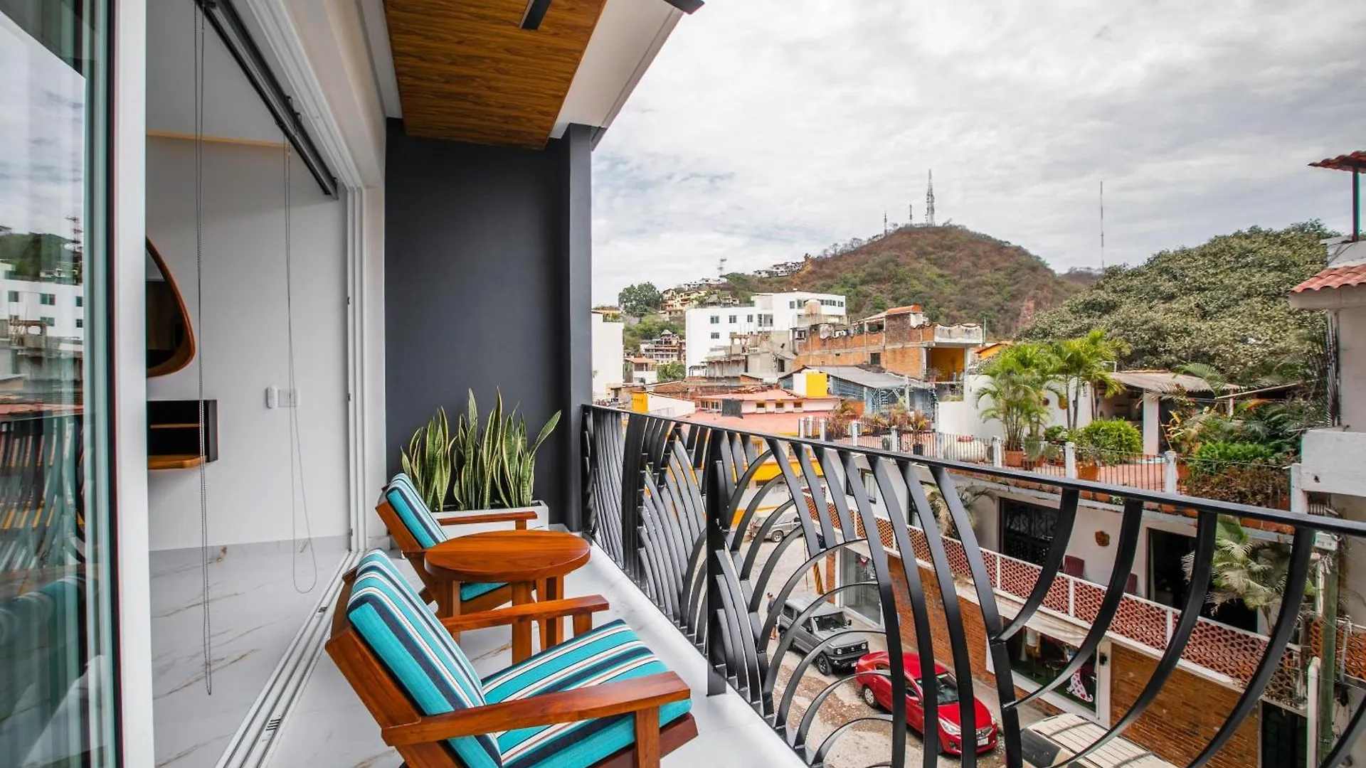 D'Vine Escape: Luxury Condo In Romantic Zone Puerto Vallarta 0*,  Messico