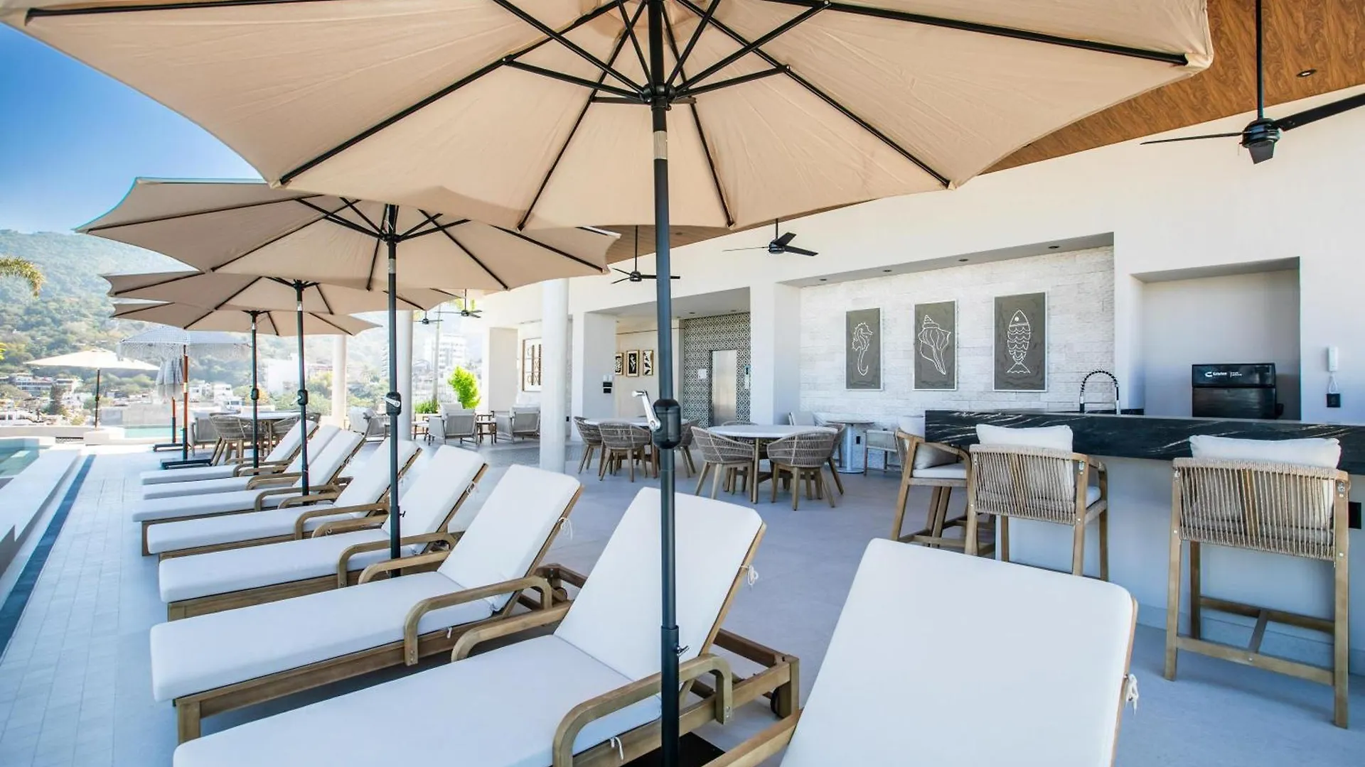 D'Vine Escape: Luxury Condo In Romantic Zone Puerto Vallarta Holiday home