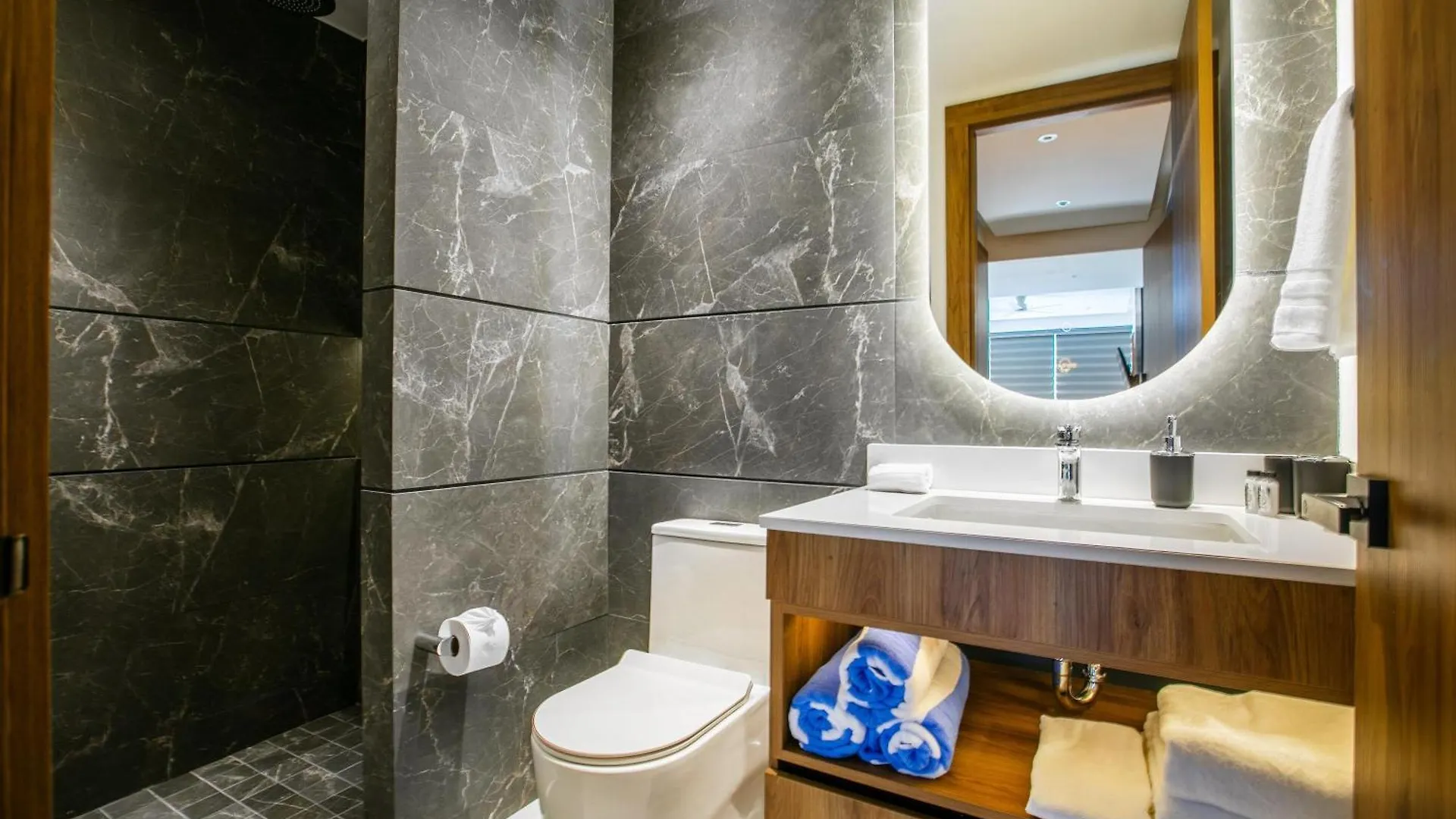 D'Vine Escape: Luxury Condo In Romantic Zone Puerto Vallarta 0*,