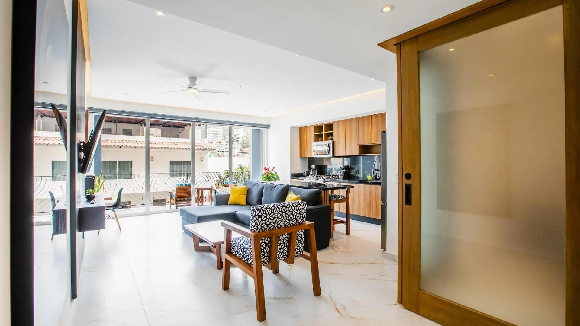 D'Vine Escape: Luxury Condo In Romantic Zone Puerto Vallarta 0*,