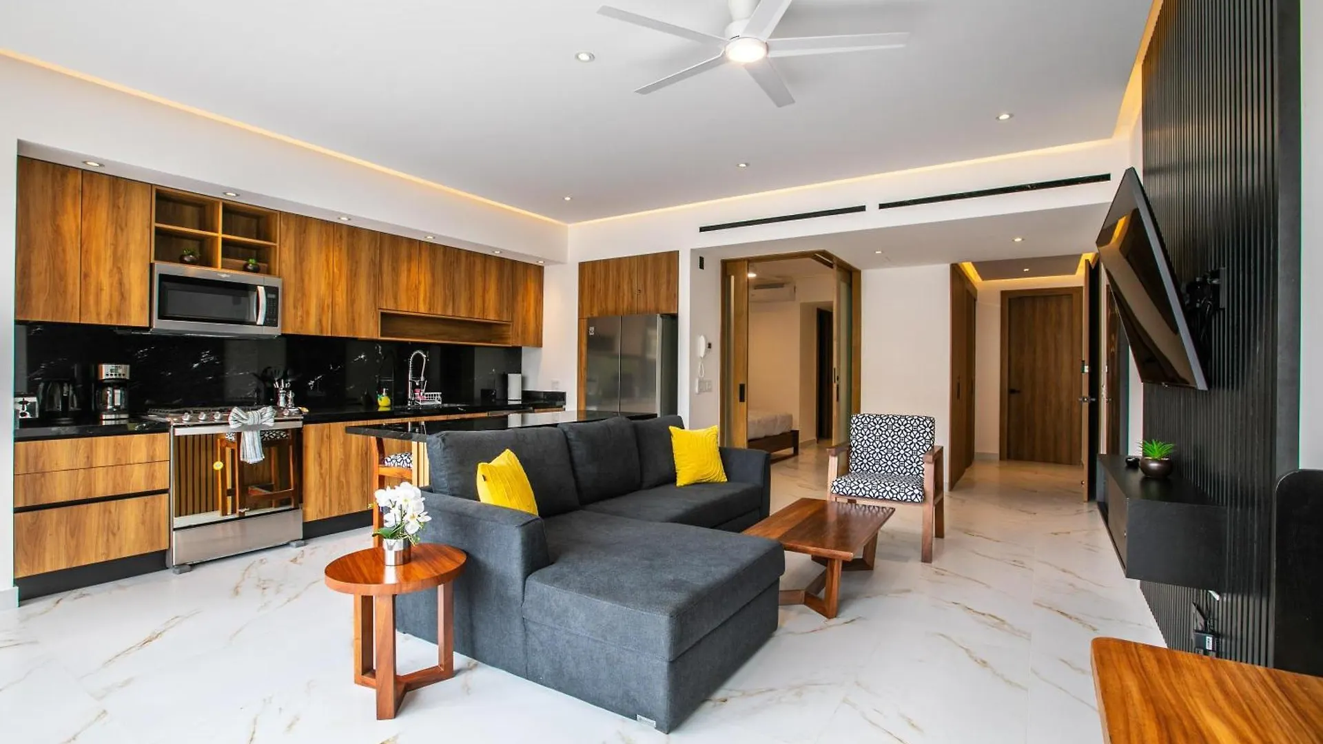 D'Vine Escape: Luxury Condo In Romantic Zone Puerto Vallarta